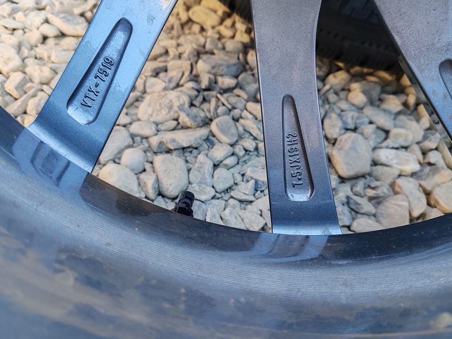 Jante aliaj 19” Volvo XC40 originale 5x108 ET40 + Michelin 235/45R19