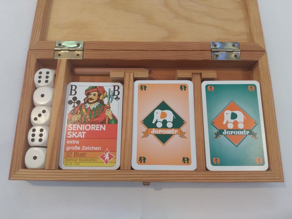 Set carti de joc, 3 pachete cu zaruri, poker, bridge, canasta, romme
