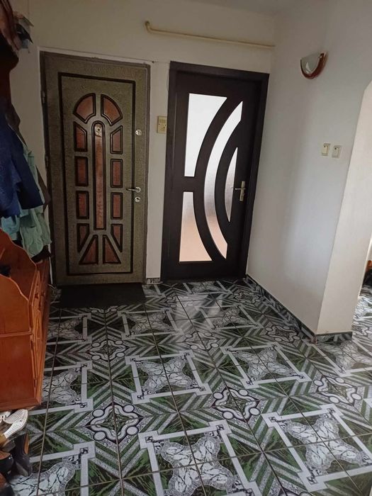 Vând apartament 3 camere Cug