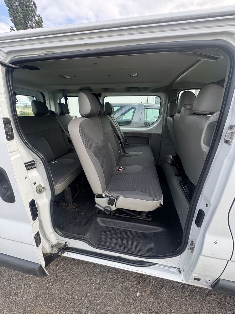 Opel vivaro 9 locuri,euro 5 si renault trafic duba 3 locuri de vanzare