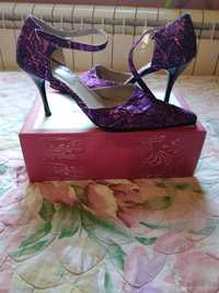 Официална обувка. Цвят лилав. 39 размер