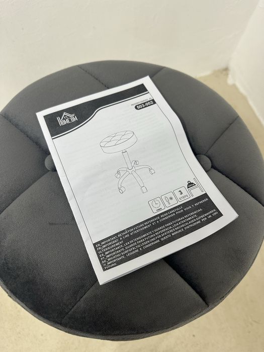 Кадифена табуретка на колелца HOMCOM, регулируема