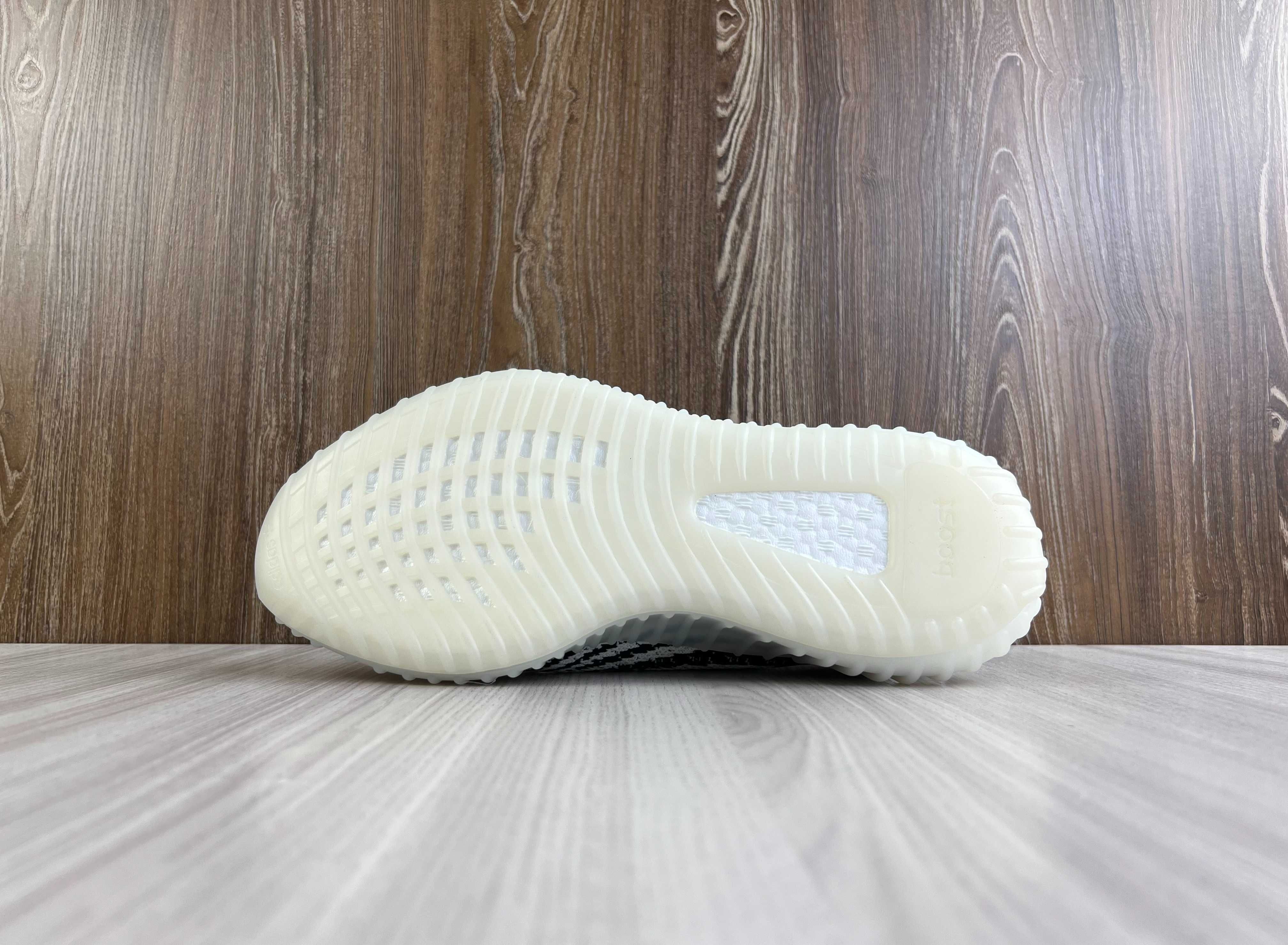 Нови Yeezy Boost 350 V2 Zebra