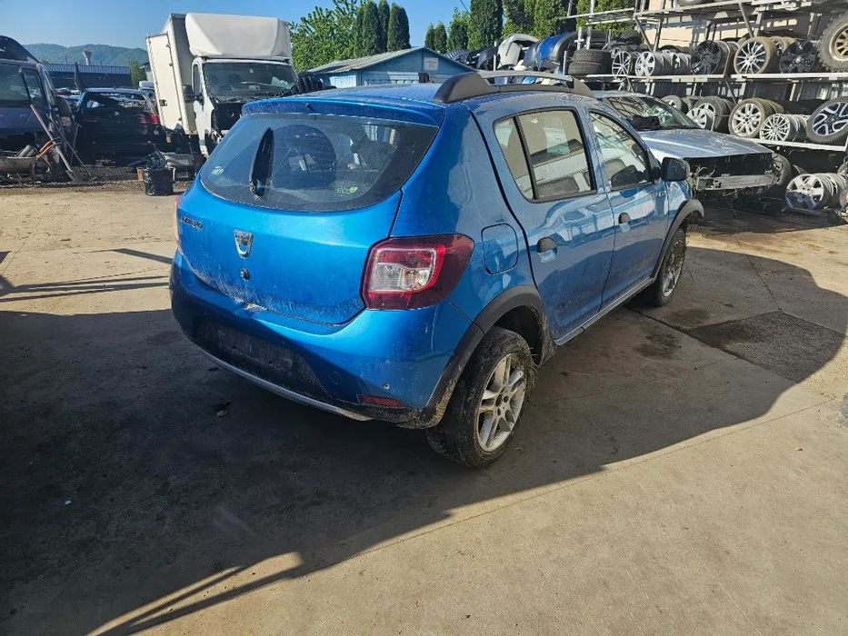 Dezmembrez Dacia Sandero 2 0.9 TCE cod H4B-A4 66KW an 2015 euro 5