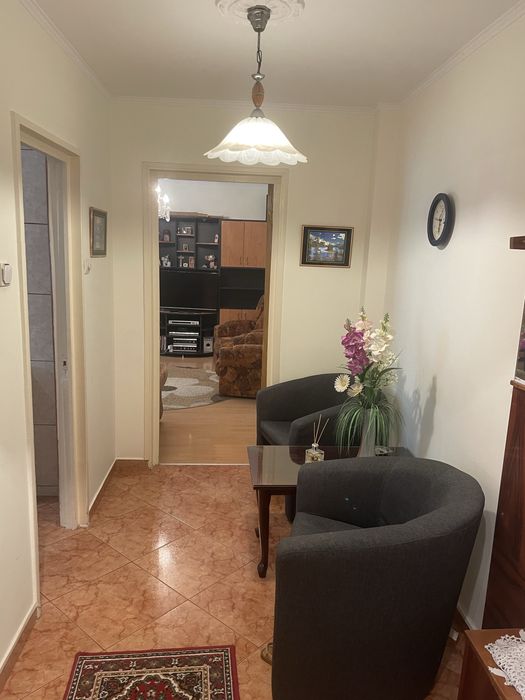 Inchiriez apartament două camere,zona drumul taberei