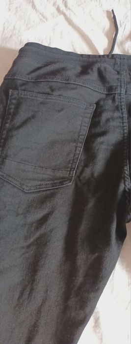 Blugi barbatesti xl negri cu dungi rosii laterale