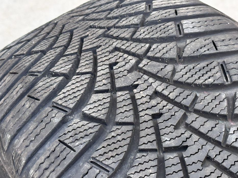 205/55/R16 Goodiyear UltraGrip9 2бр зимни dot3216