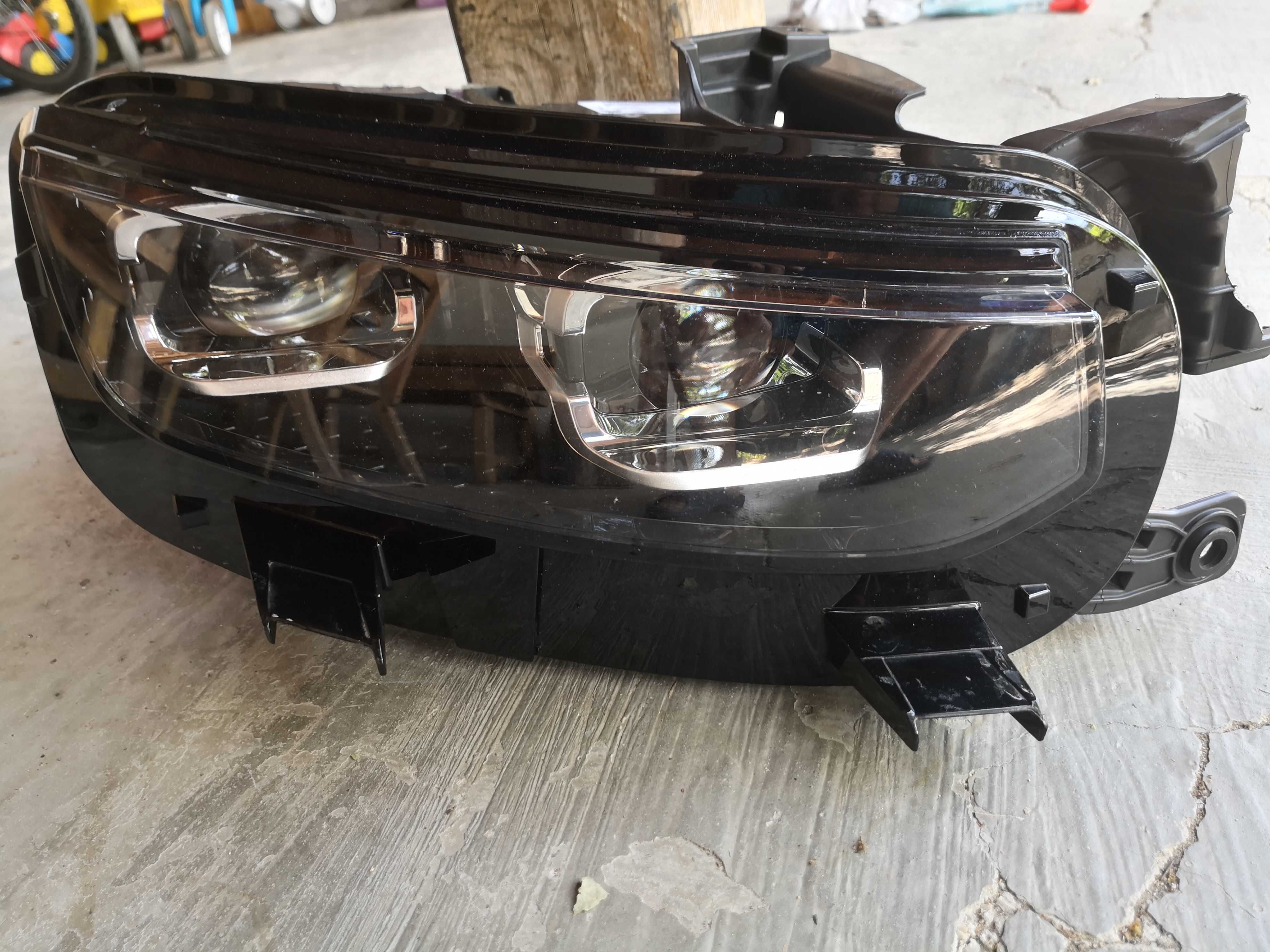 Фар Citroen C5 AIRCROSS FULL LED десен/Фар Ситроен Ц5 Оригинален