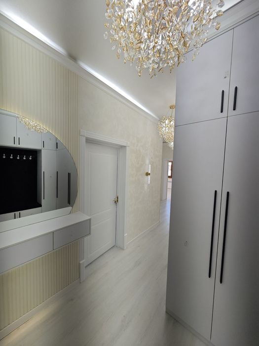 Евро Ремонт Квартира Сотилади 3 хона 7 этаж  18 мкр орентир 22 мактаб