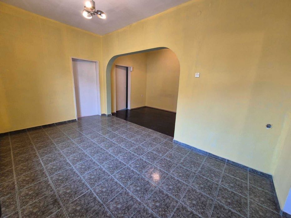 Продава се Двустаен апартамент в Русе, Център - 65 кв.м за 1537 €/кв.м - Снимка #3