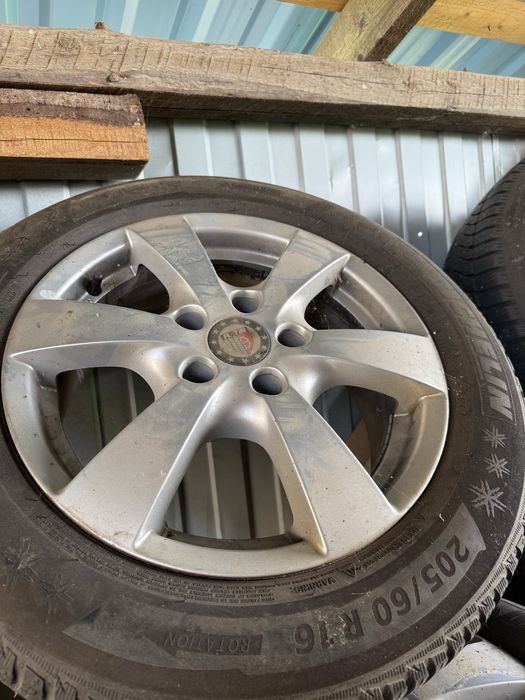 Roti Merrcedes complete, anvelope de iarna foarte bune! En gross!