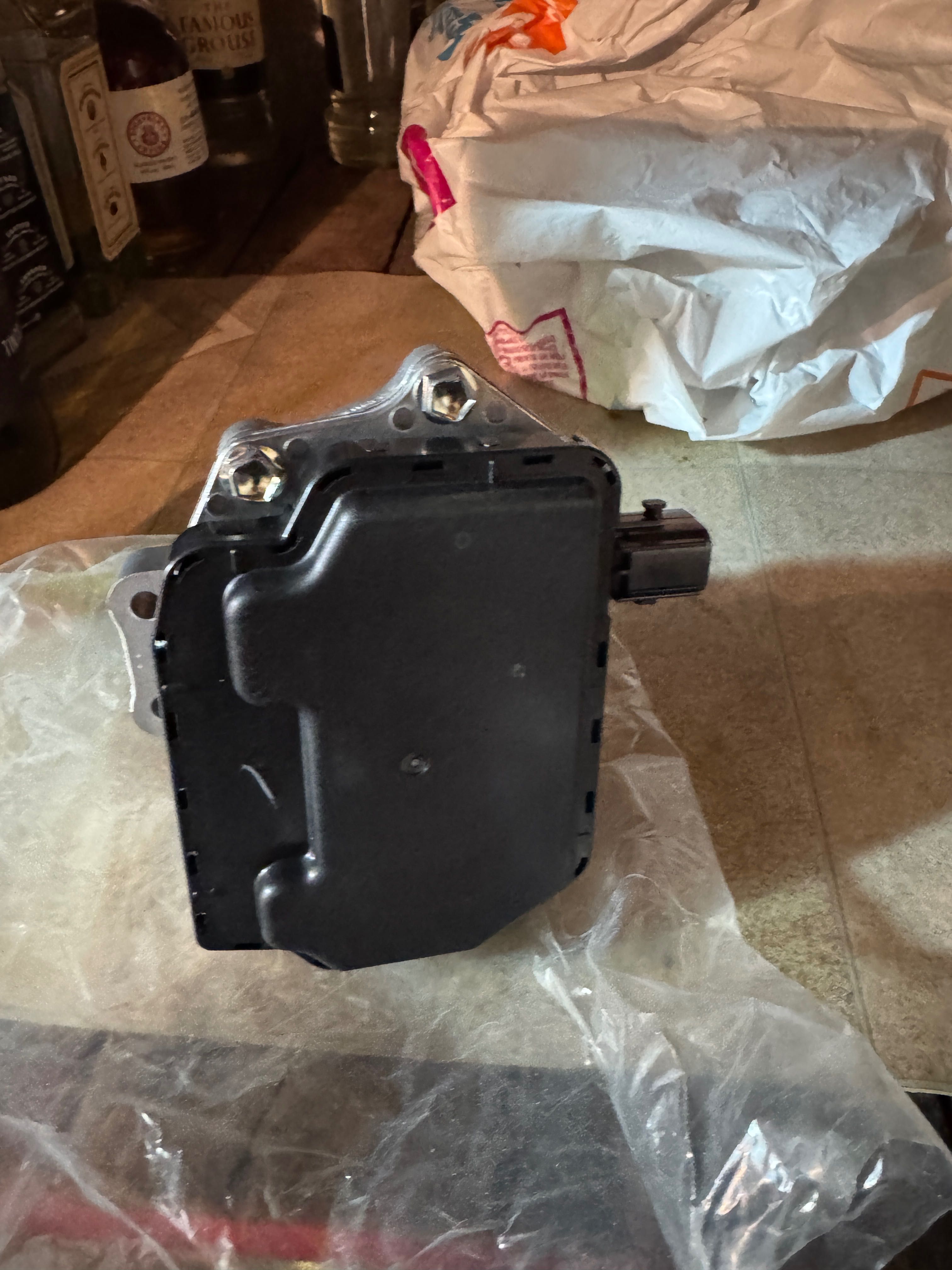 Продавам нов VVT модул 222A0-37025 за Тойота  C-HR, Corolla, Auris