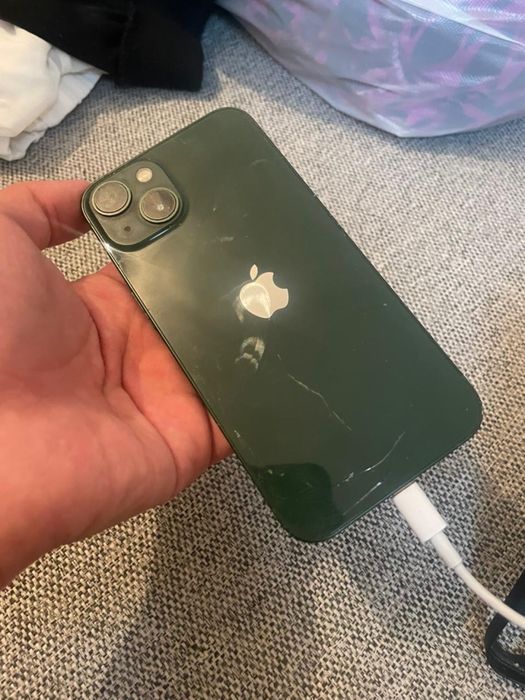 Iphone 13 каропка есть