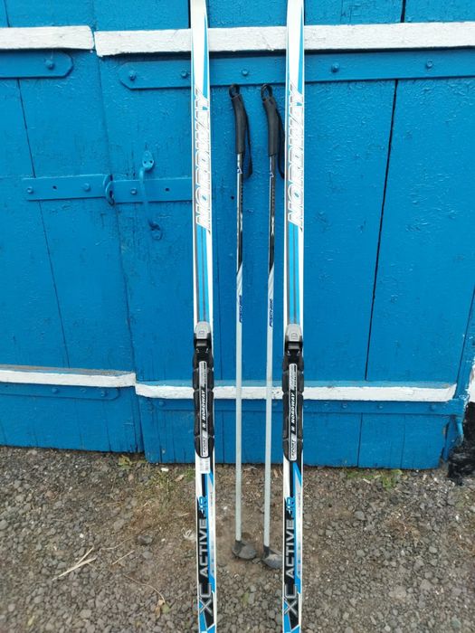 Продам лыжи в хорошем состоянии