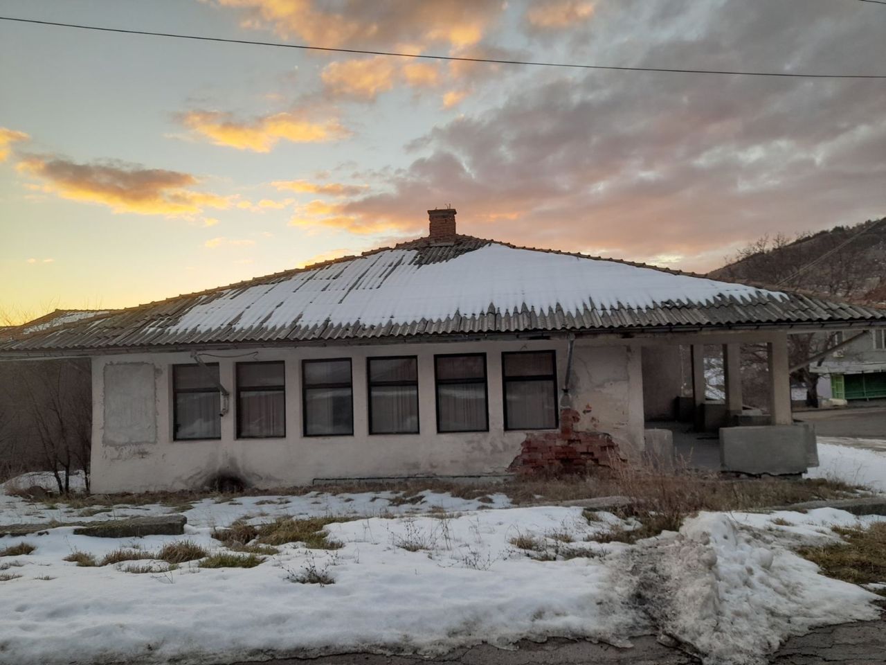 Продава се Заведение в с. Расник, Област Перник - 530 кв.м за 142 €/кв.м - Снимка #2