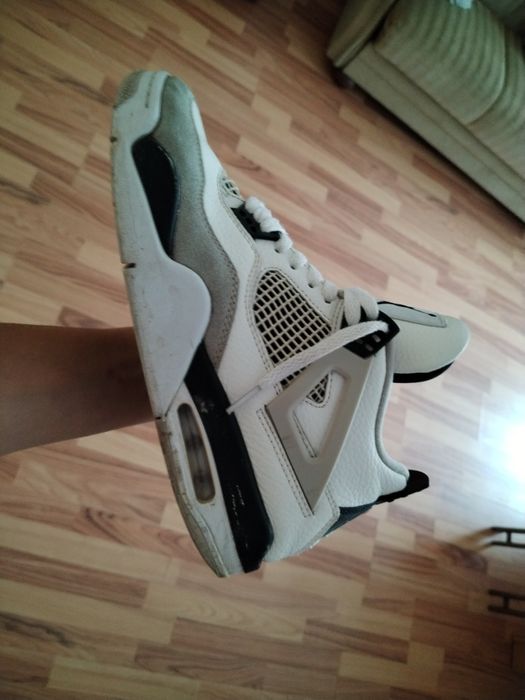 vand jordan 4 uzați