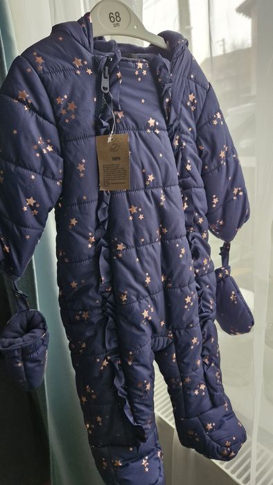 Combinezon nou cu manusi fetite marime 68