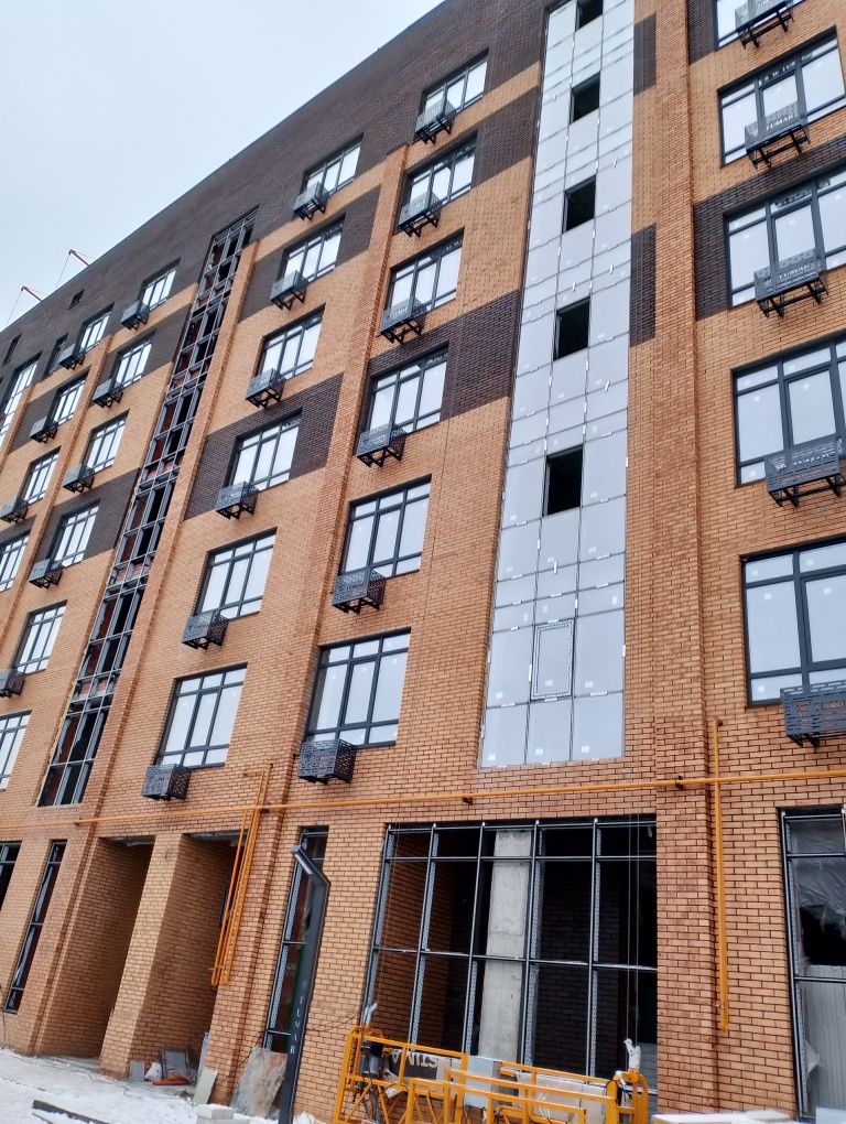 Продам коммерческие помещения 103 м2 в ЖК Тумар в районе центр. рынка