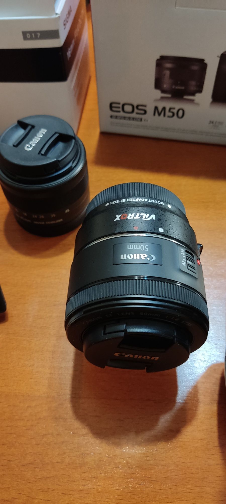 Canon EOS M50 с четири обектива и много аксесоари