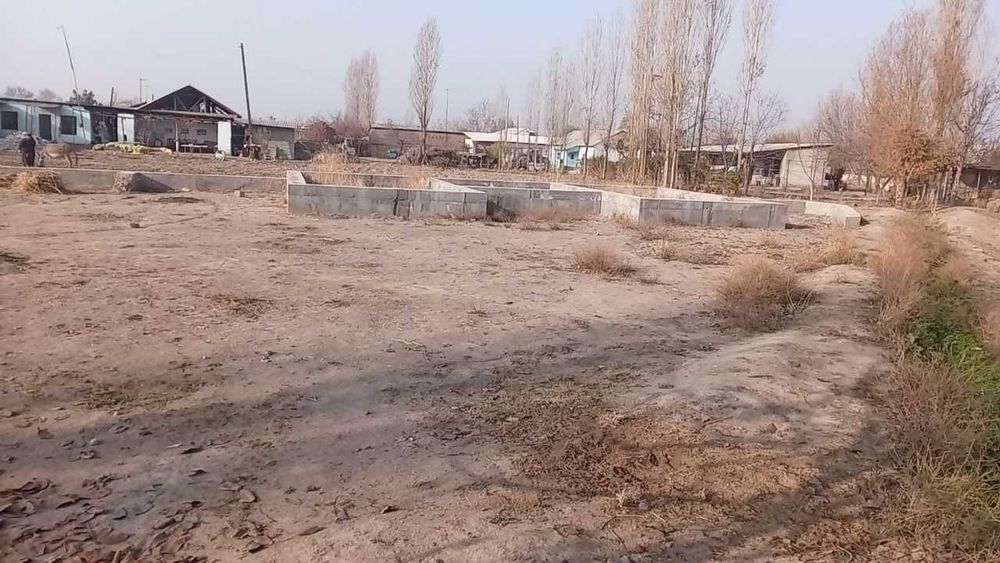 3 sotix uchastka sotiladi