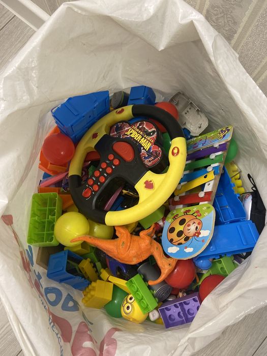 Игрушки отдам