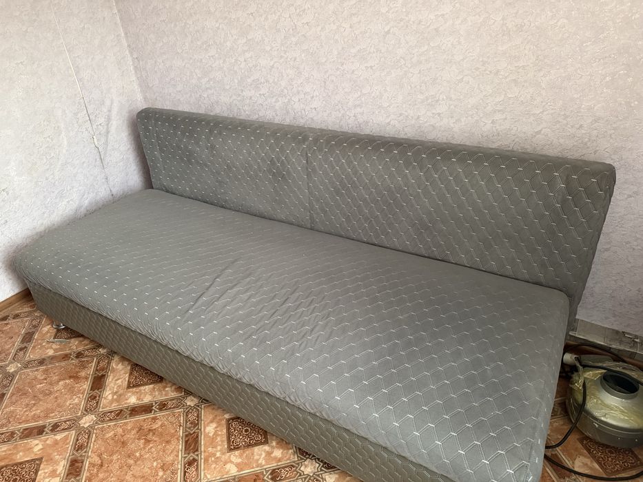 Продам диван в хорошем состоянии