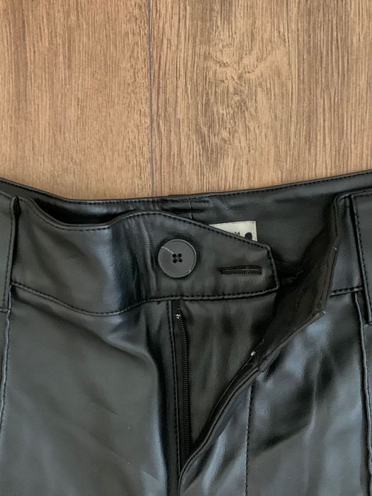Кожен панталон от ZARA