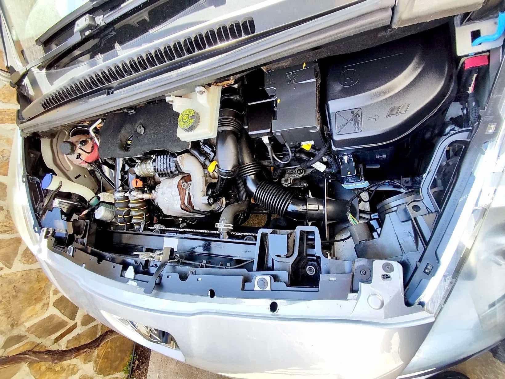 Продава се Peugeot 5008