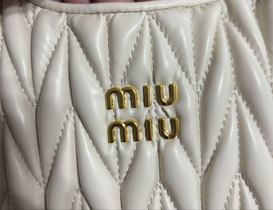 Geanta miu miu crem
