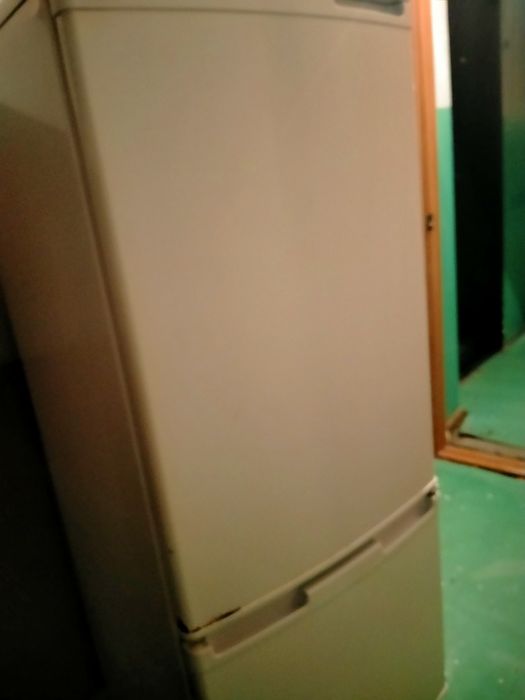 Холодильник Бирюса