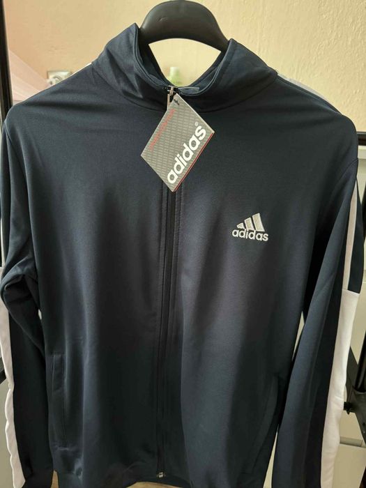 Спортен екип на Adidas