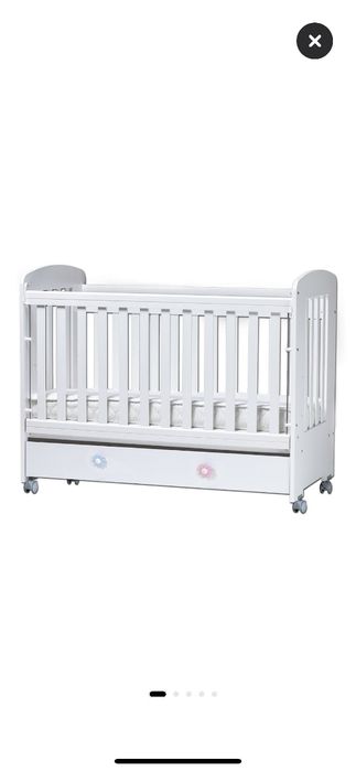 Patut din lemn cu roti