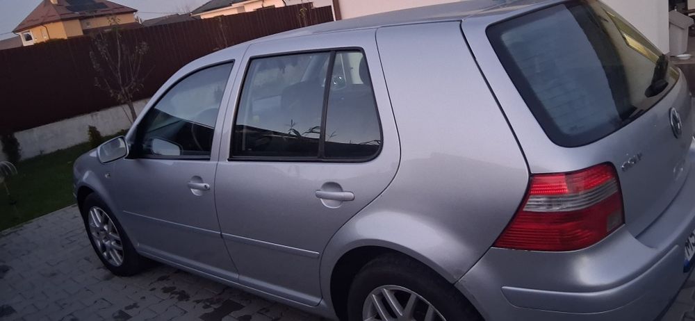 VW GOLF 4 1.6 BENZINA 2003