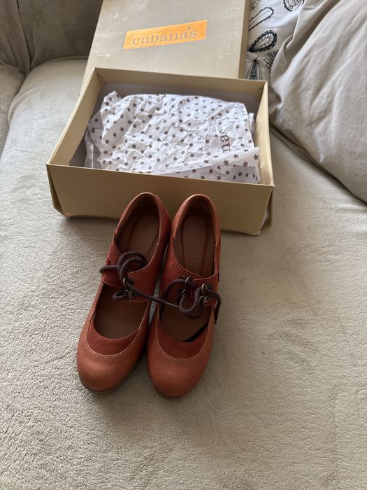 Pantofi cu toc Cubanas aproape noi marimea 40