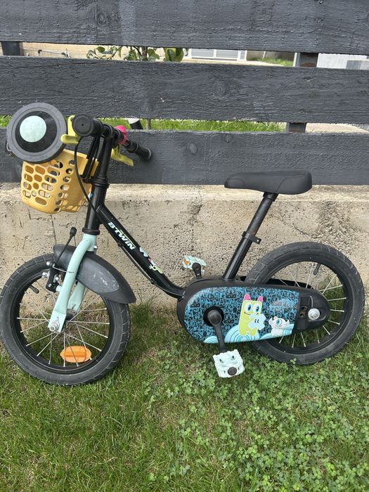 Bicicleta B-TWIN cu roti ajutatoare 3-6 ani