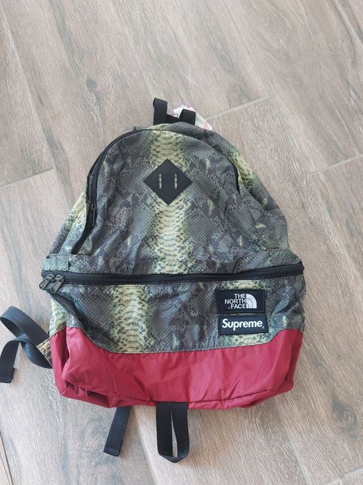 Раница the north face supreme
