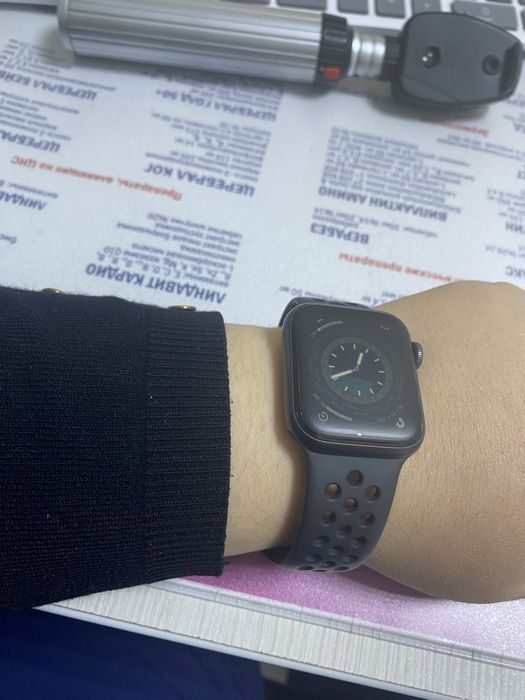 apple watch 5, nike version 40mm