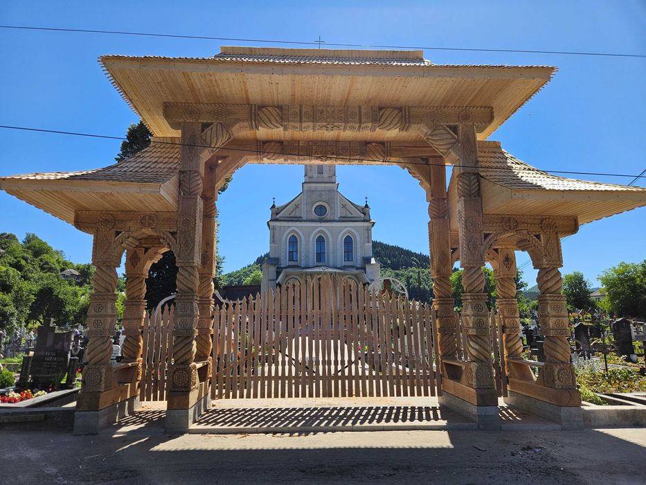 Porti maramuresene, foisoare ,leagane ,casute si terase din lemn