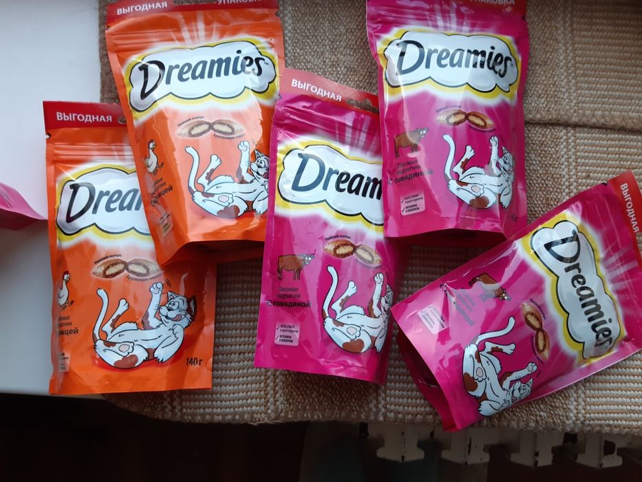 продам лакомство для кошек Dreamies