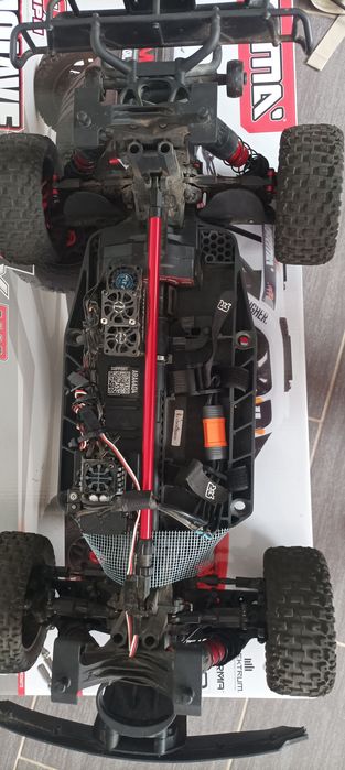 Arrma Mojave 4s BLX 1/8