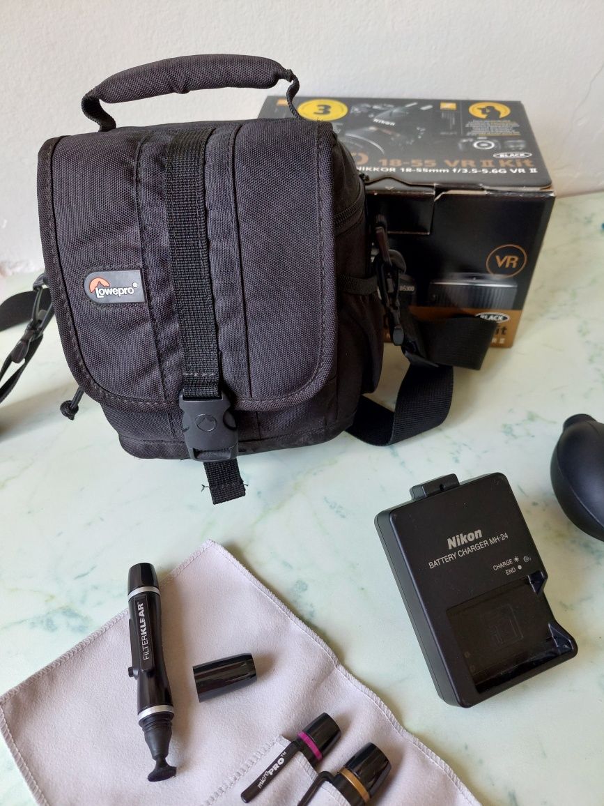 Nikon D5300, pachet complet, geanta, cutie, accesorii