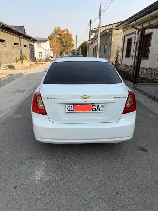 Lasetti 1.8 2010 yil