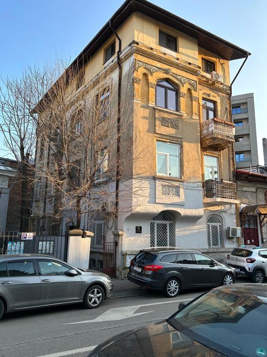 Închiriez parter vila Mosilor - Eminescu