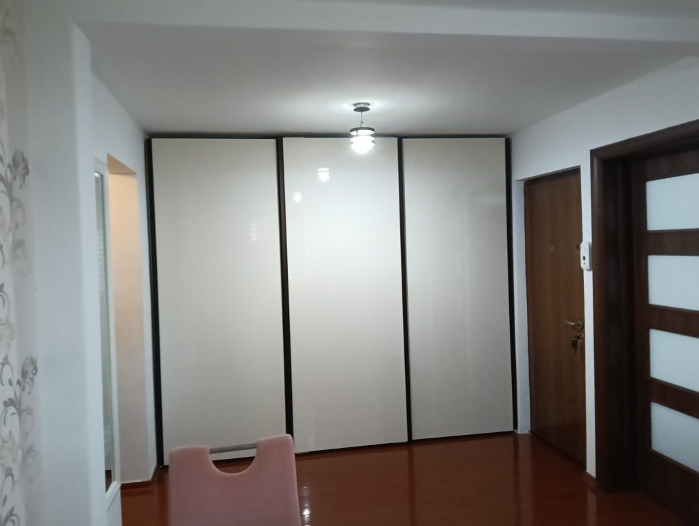 Recomandare vizionare! Decomandat/ Valea Rosie(Dacia)/renovat/mobilat/