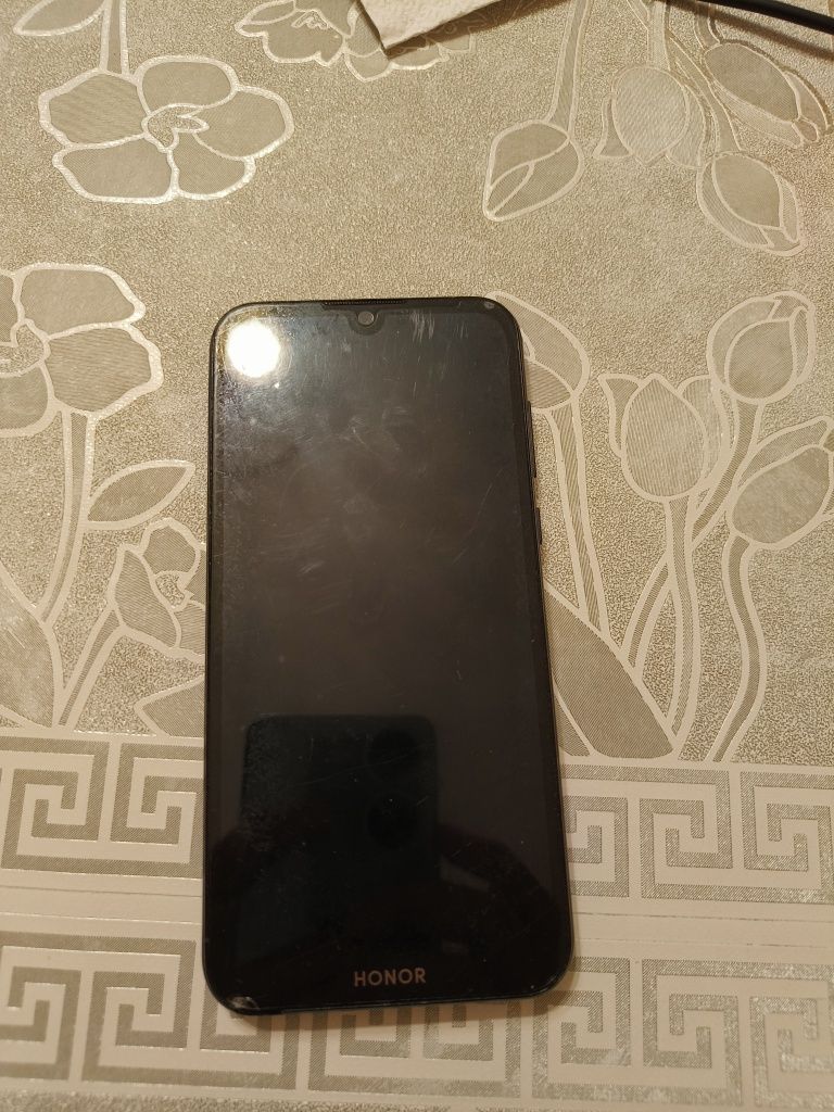 Доставка бесплатно! Продам honor 8s 32 Гб в отличном состоянии