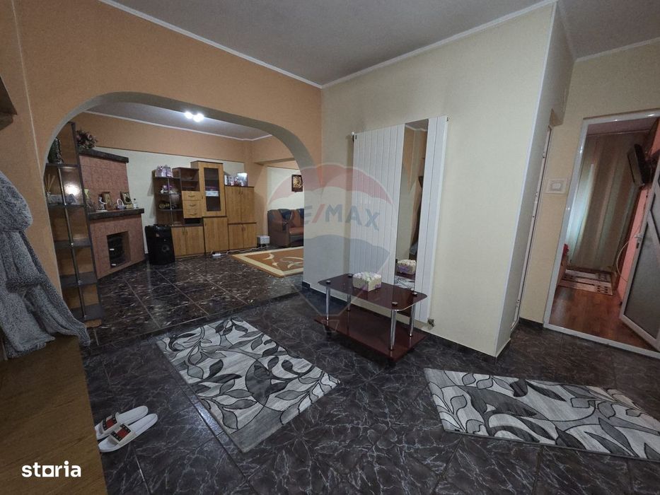 Apartament cu 3 camere etajul 1, Campineanca