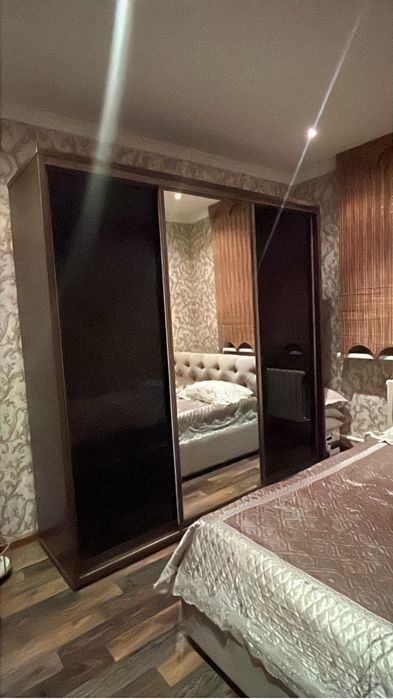 Продам большой шкаф купе