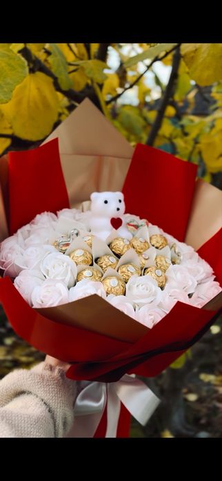 Buchet trandafiri de sapun cu Ferrero Rocher