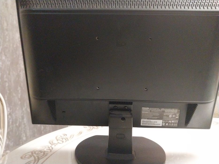 Монитор от PHILIPS