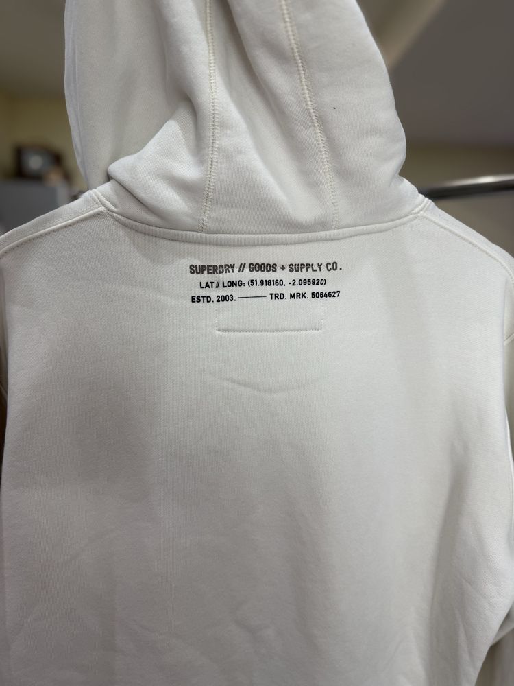 SUPERDRY- чисто нови- оригинални